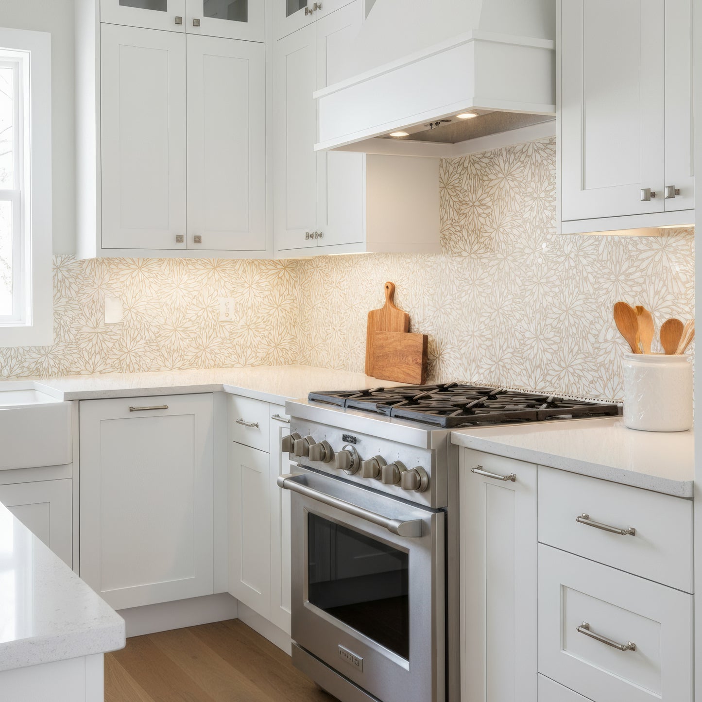 LumiFlora Engraved White Marble Tile- Glitter Gold
