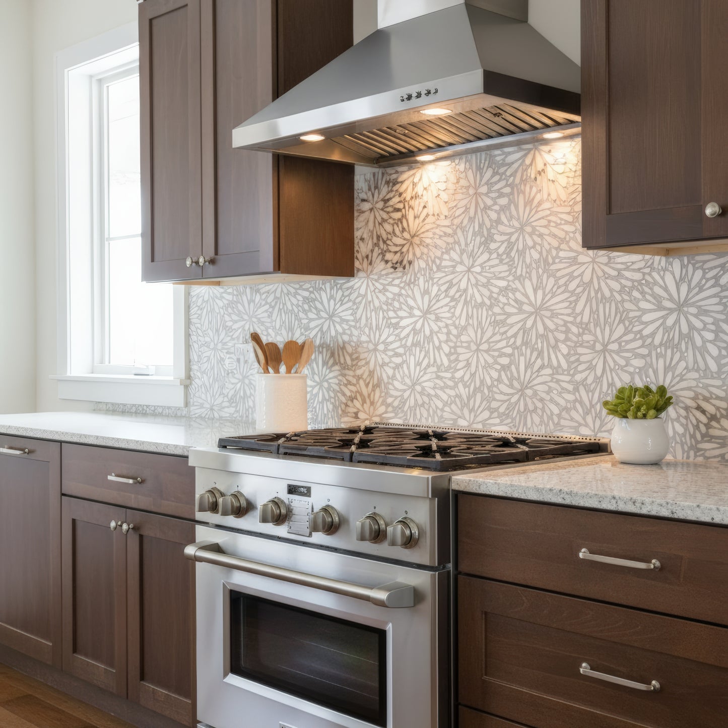 LumiFlora - Silver - Engraved Marble Tile