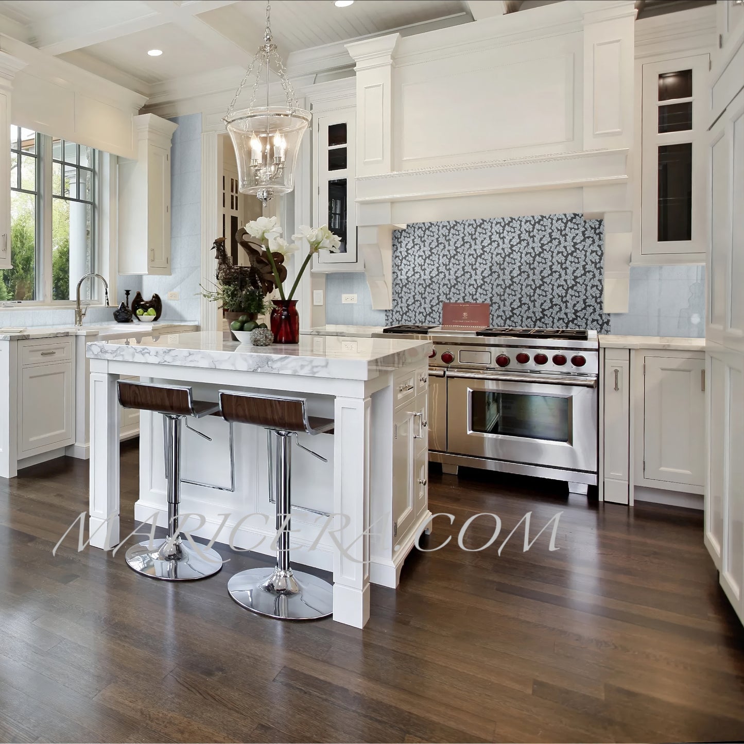 Acanthus-Leaf Engraved Bianco Marble Tile