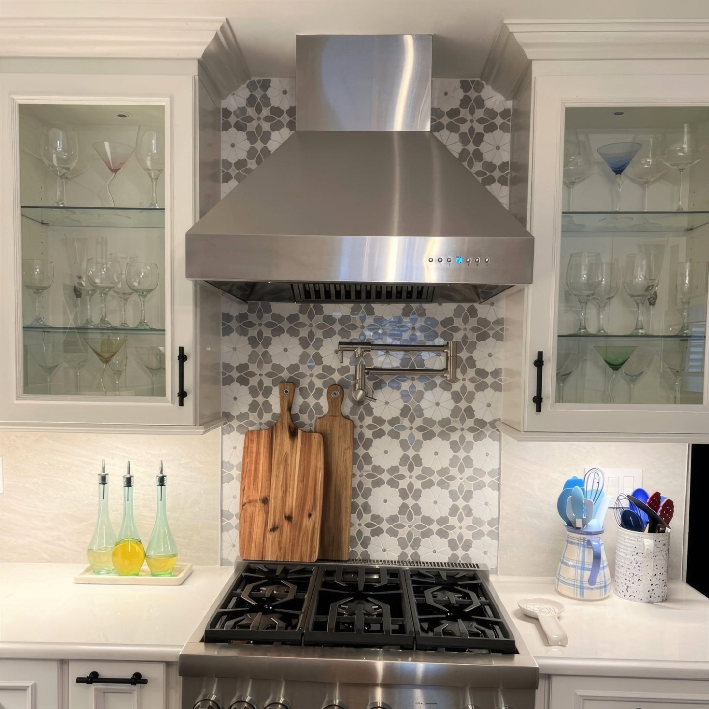 Flower Mix Polished White Porcelain Mosaic Tile For Walls & Floors - MARICERA